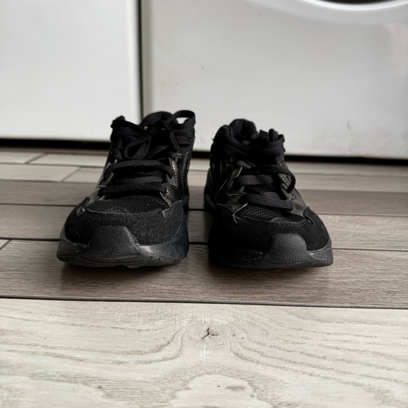 Air Max Fusion 'Triple Black Women’s | Size: 7 | Good Condition - Picture 7 of 8